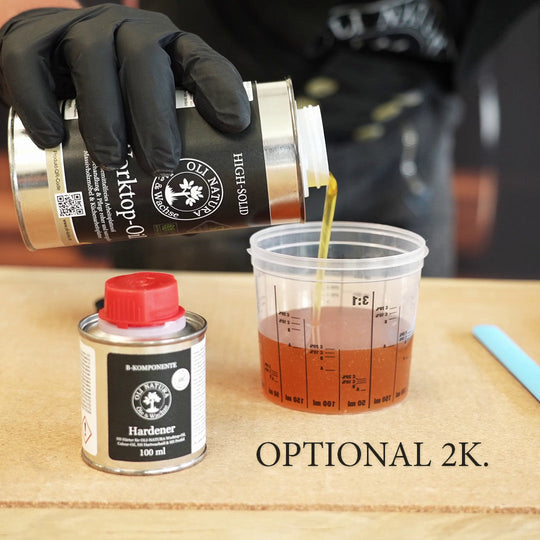 OLI-NATURA Worktop-Oil BLACKLABEL als optionales 2K-Holzöl mit Hardener für stark beanspruchte Holzoberflächen